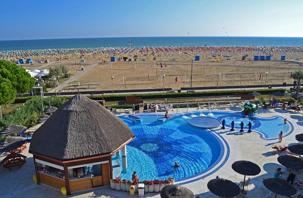 Ashanti Aparthotel Wellness&Spa Bibione Exterior photo